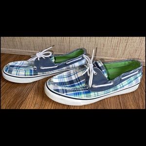 Women’s Sperrys size 9